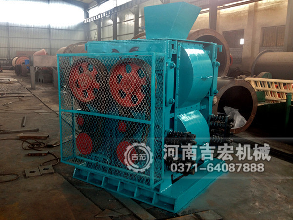 硅石破碎60-120目什么機器好,推薦使用四輥破碎機！