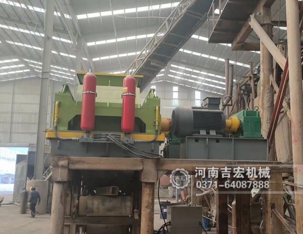 粒度精準(zhǔn)控制：金尾礦對(duì)輥破碎機(jī)如何實(shí)現(xiàn)高效回收的“關(guān)鍵一步”！